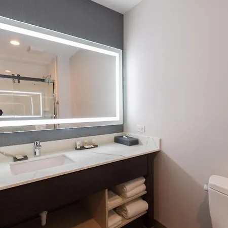 La Quinta Inn & Suites By Wyndham Shorewood Esterno foto