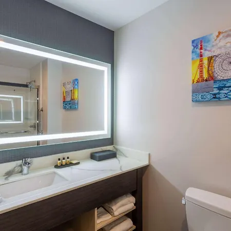 La Quinta Inn & Suites By Wyndham Shorewood Esterno foto