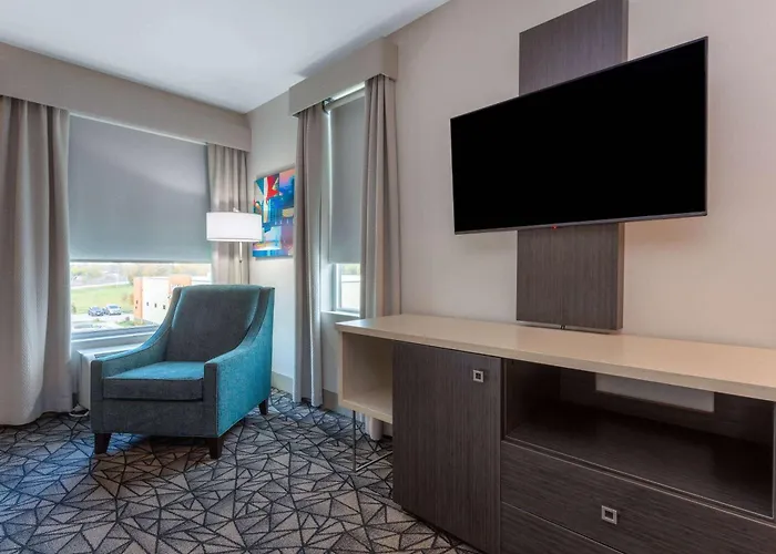 La Quinta Inn & Suites By Wyndham Shorewood