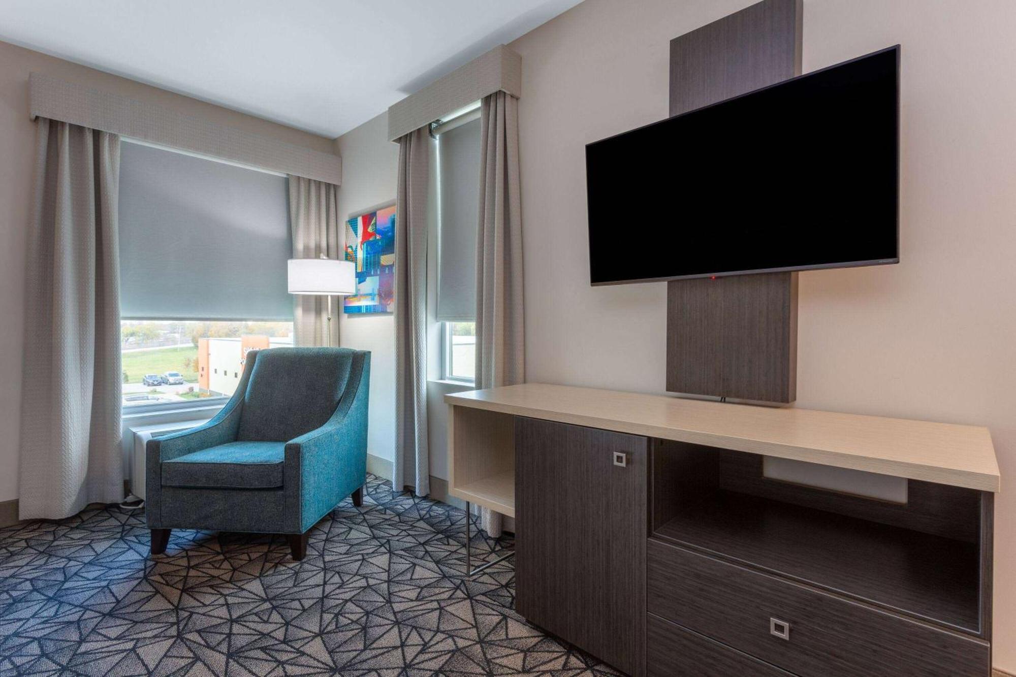 Hotel La Quinta & By Wyndham Shorewood